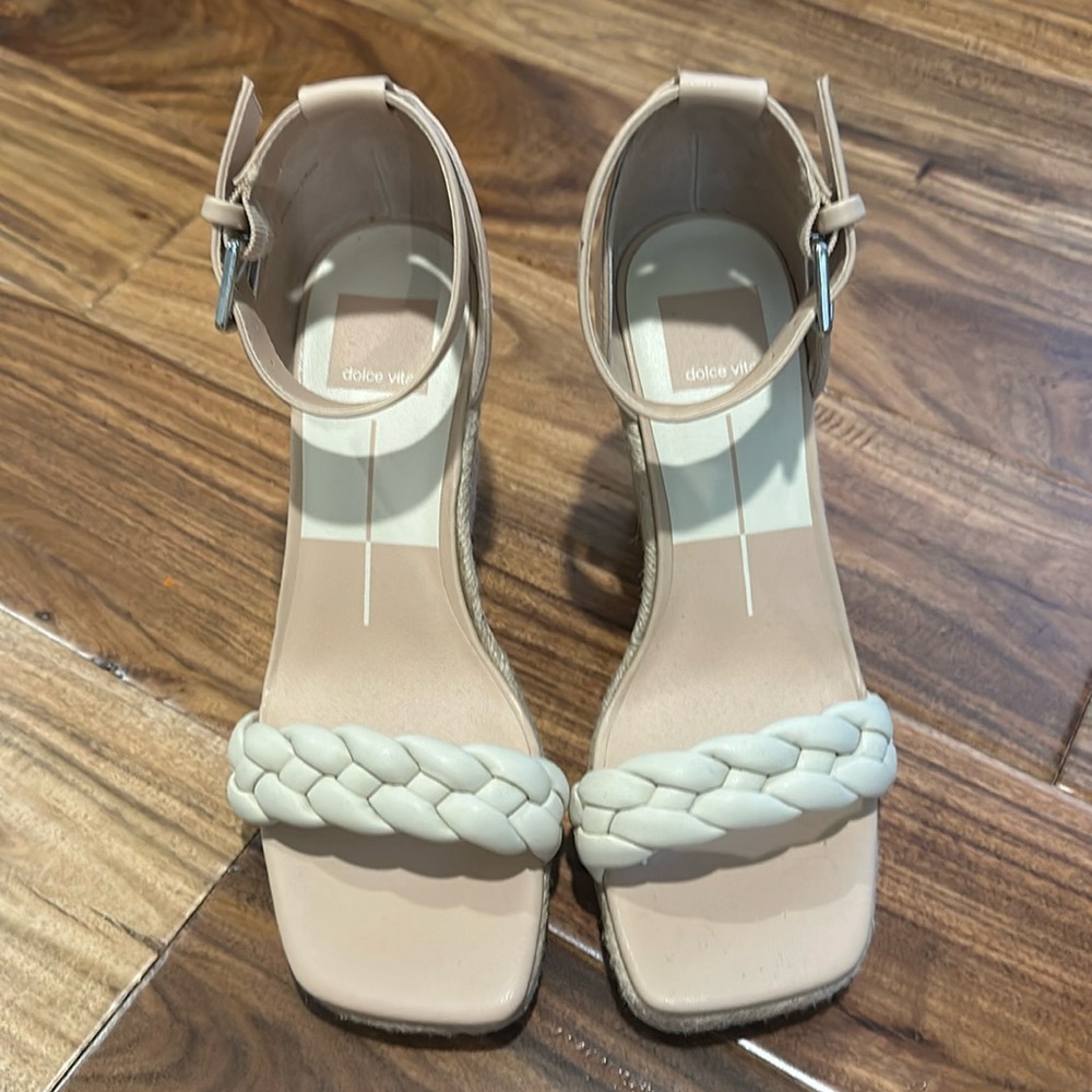 Dolce Vita Women’s Tan Wedges Size 7.5